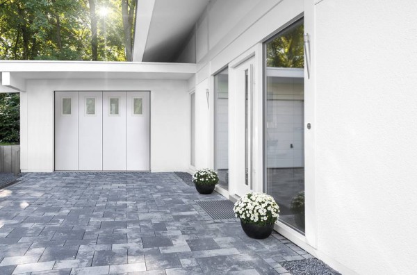 Montage porte de garage PVC battante à Saint-Thual