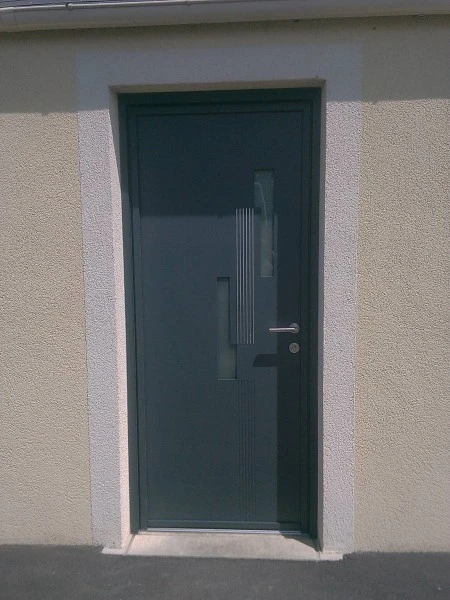 Porte d'entrée en alu Gris foncé à Saint-Thual